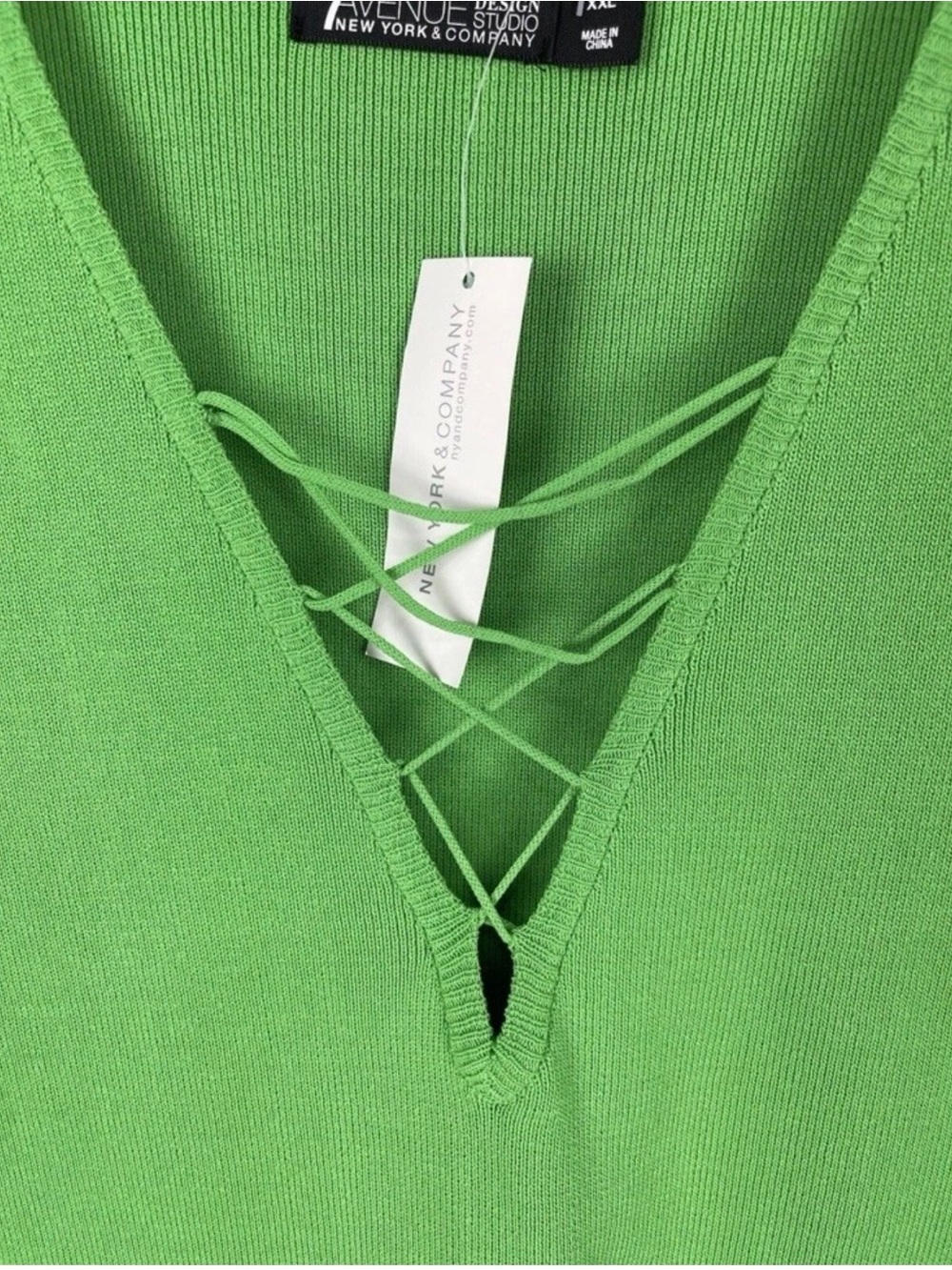 New York & Company Lime Green Sleeveless V-Neck Tank with Lace-Up Detail XXL New - Picture 2 of 6